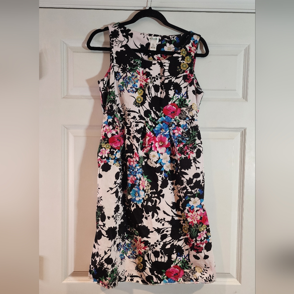 Motherhood Maternity Colorful Floral Dress Has Some Color Bleed On White L